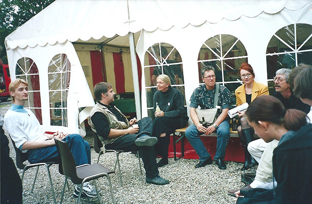 Pause mellem filmvisningerne, fra venstre Torben Ræbild, Bo Terp, Helle Myshkin, Michael Støvring, ukendt, Bjørn Steffensen m.fl.
